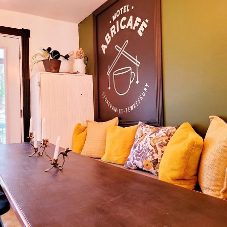 Motel Abricafe Стонгем Екстер'єр фото